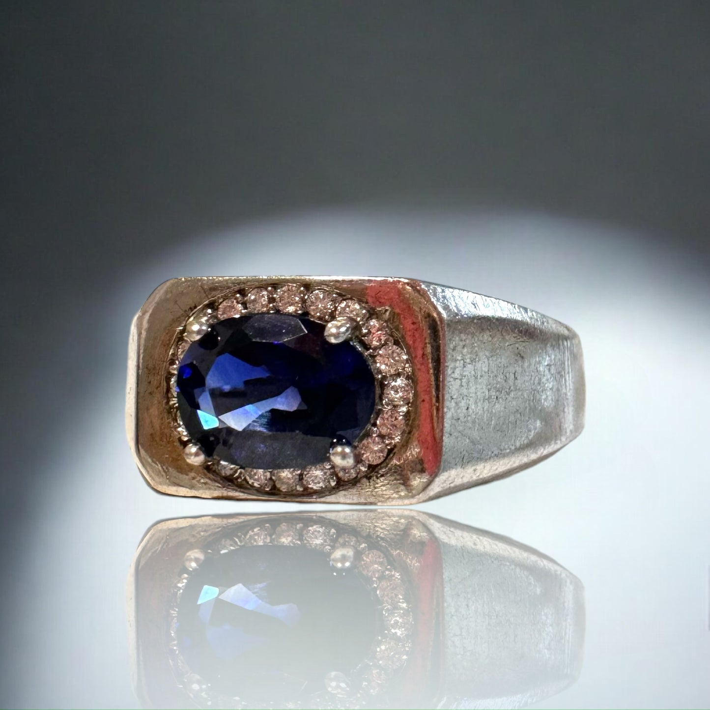 Woman's Ring - Blue Sapphire