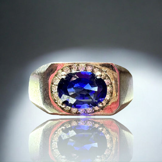 Woman's Ring - Blue Sapphire