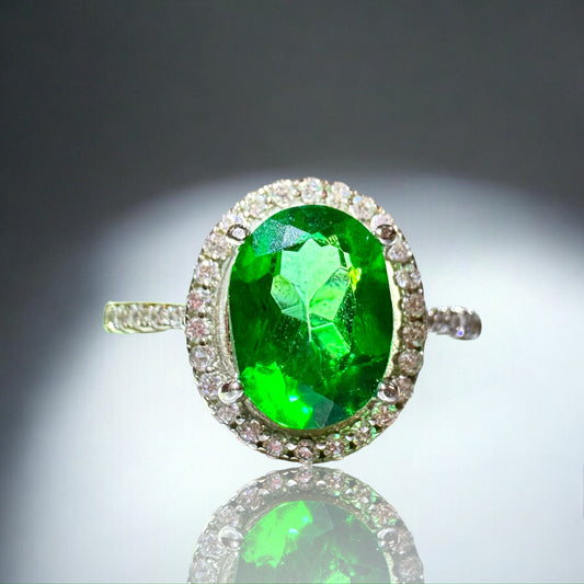 Woman's Ring - Green Garnet